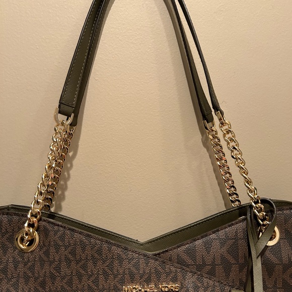 Michael Kors jet set large logo shoulder bag w dust bag - Picture 9 of 10